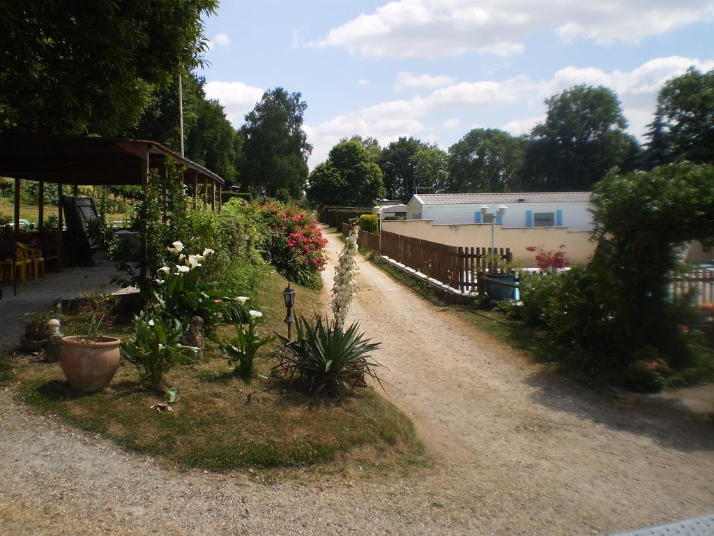 Camping Le Bois Jahan Brunelles 외부 사진