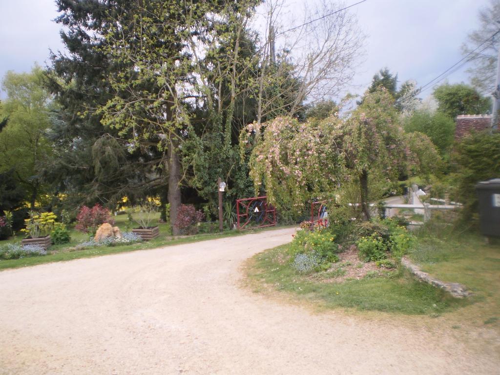 Camping Le Bois Jahan Brunelles 외부 사진